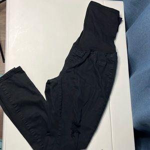 Distress Maternity black pants. Size L
